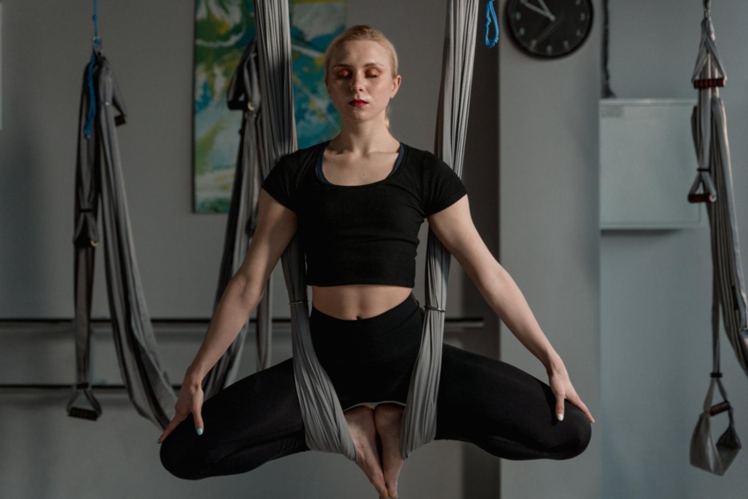 Professioneller CrossFit Trainer in Aktion